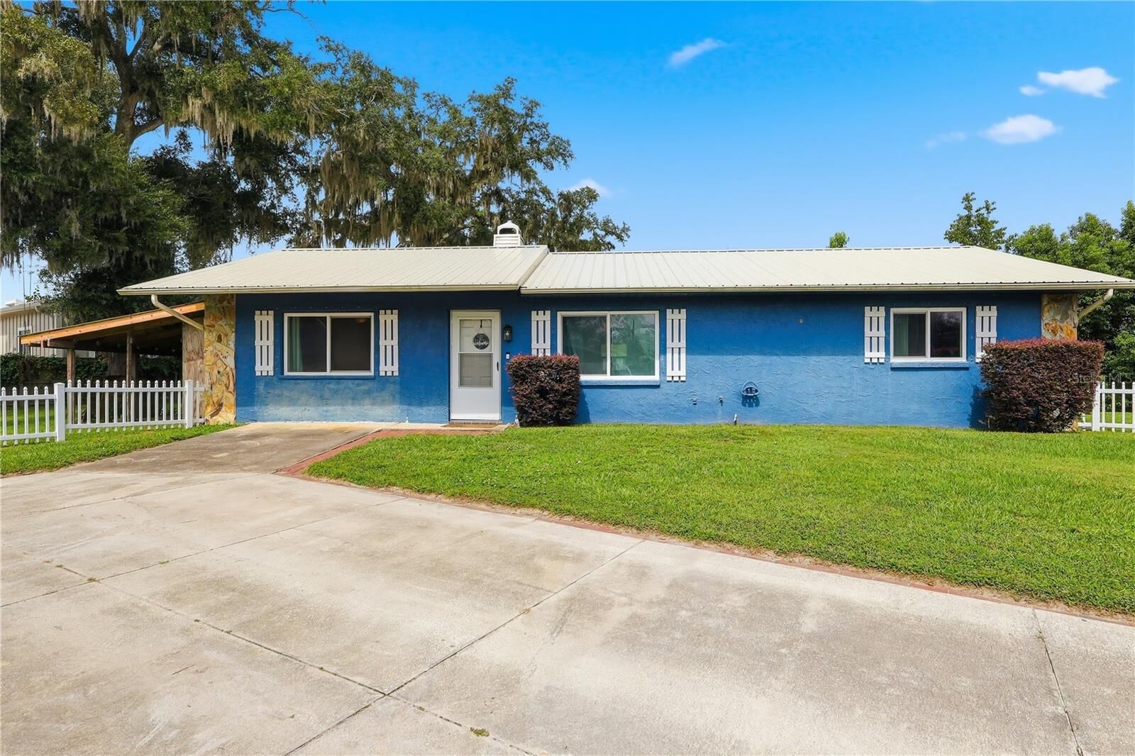 Property Photo:  37235 Hannah Lane  FL 33542 