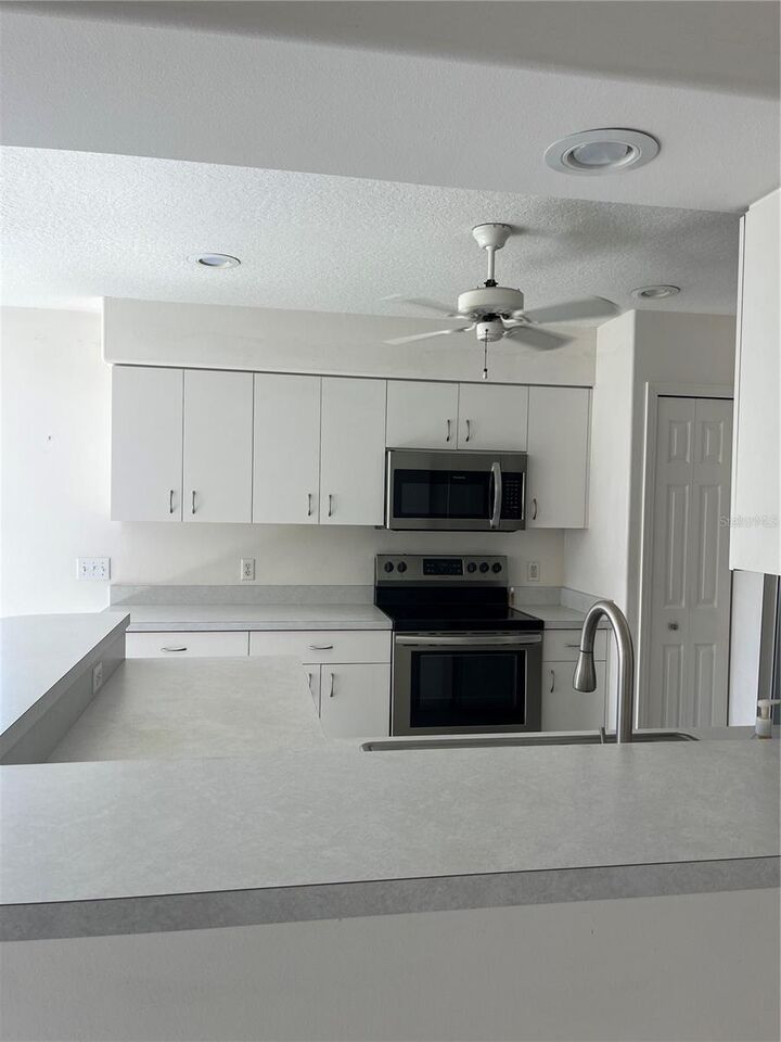 Property Photo:  1551 Royal Road  FL 34293 