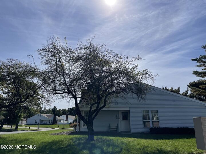 Property Photo: 542B Norwich Court NJ 08759