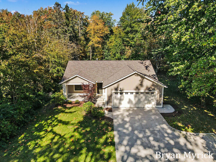 Property Photo: 1345 W Lakewood Boulevard MI 49424