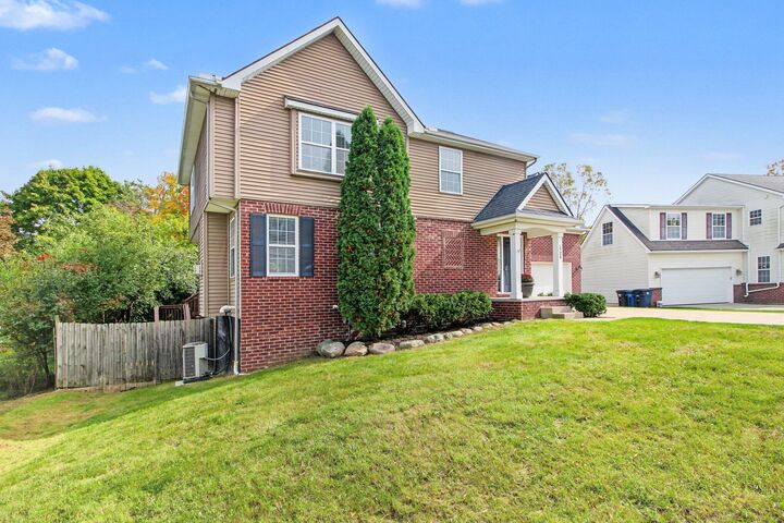 Property Photo:  1724 Enclave Lane  MI 48103 