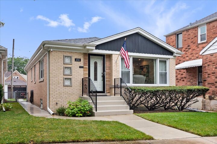 Property Photo:  6765 W Talcott Avenue  IL 60656 