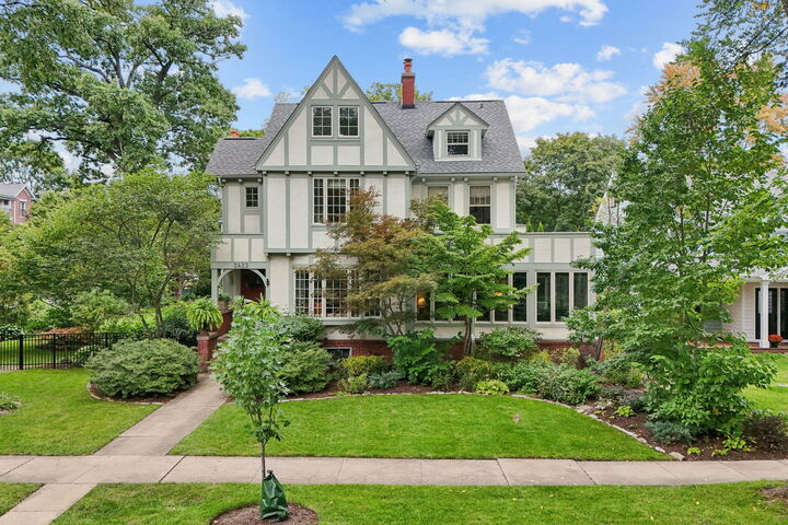 Property Photo:  2423 Harrison Street  IL 60201 