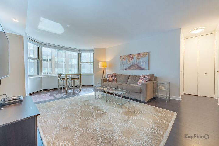 Property Photo:  535 N Michigan Avenue 2003  IL 60611 