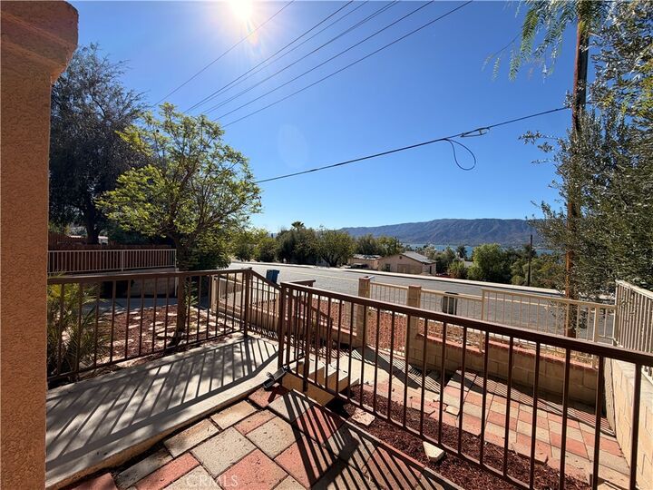 Property Photo: 905 W Sumner CA 92530