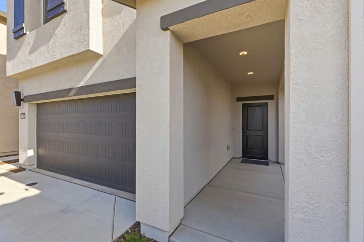 Property Photo:  12186 Grey Crow Circle  CA 95742 