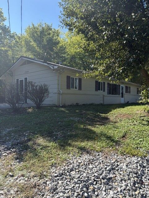 Property Photo:  2020 Pickens St SE  TN 37323 