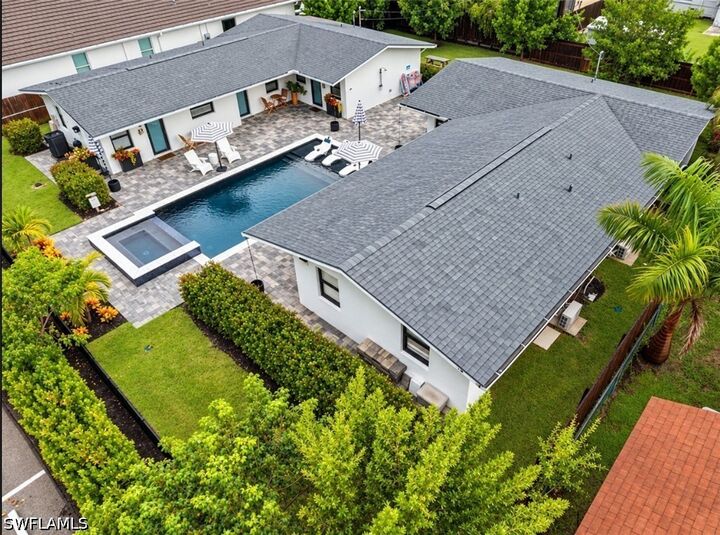 Property Photo: 683 100th Avenue N FL 34108