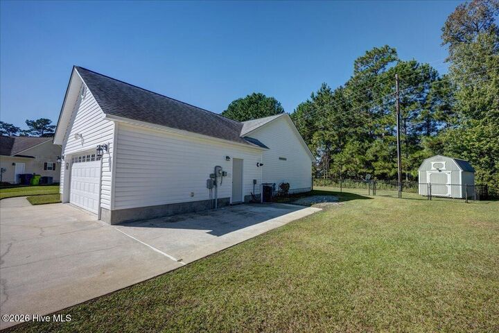Property Photo: 105 Summer Lane NC 28532