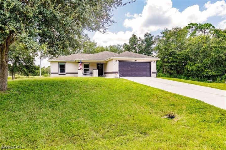 Property Photo:  122 Teakwood Dr  FL 33974 