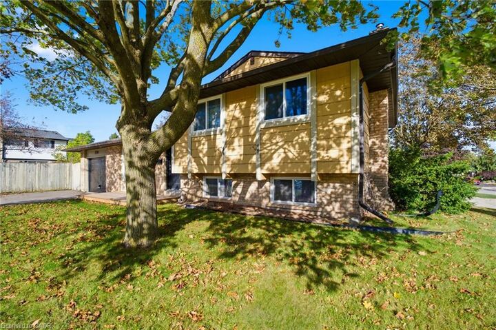 Property Photo:  170 Sunset Boulevard  ON N1S 4L8 