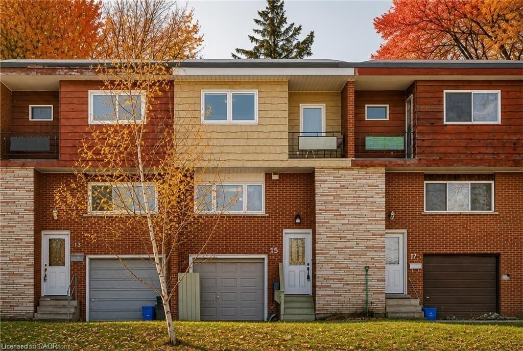 Property Photo:  15 Greenbrook Drive  ON N2M 4J5 
