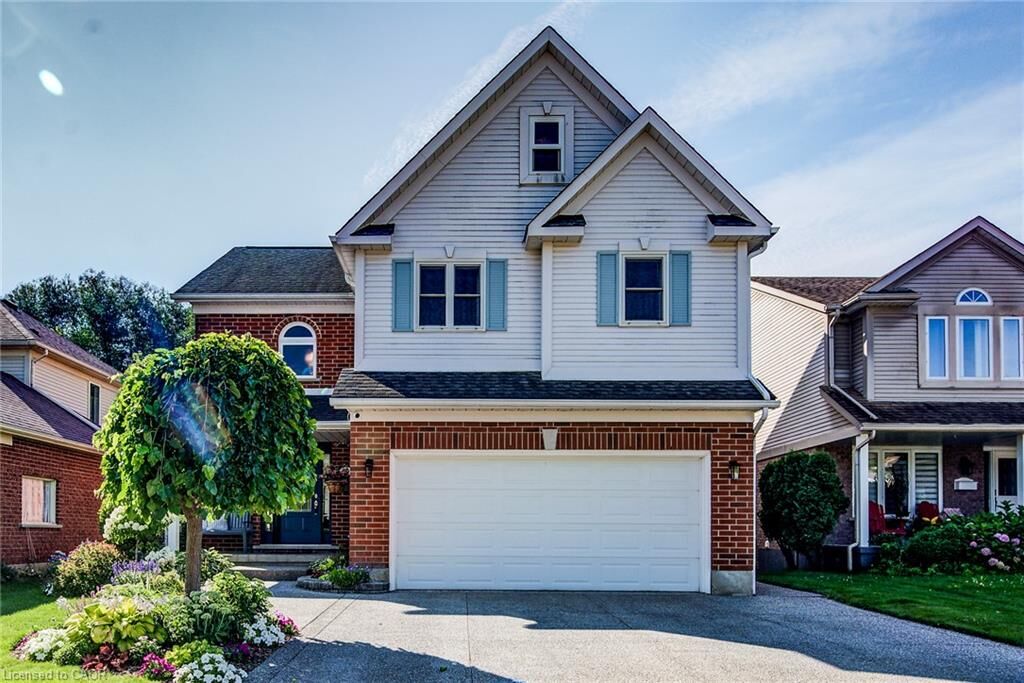 Property Photo:  39 Oliver Court SE  ON N2N 3E7 