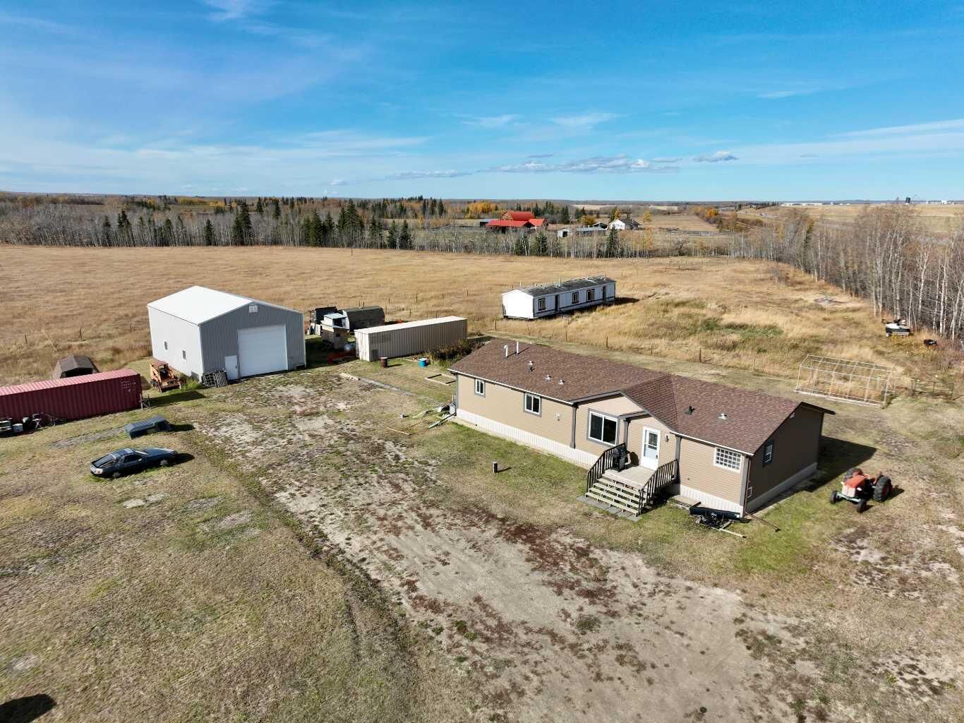 Property Photo:  105036 Twp Rd 730  AB T0H 2C0 