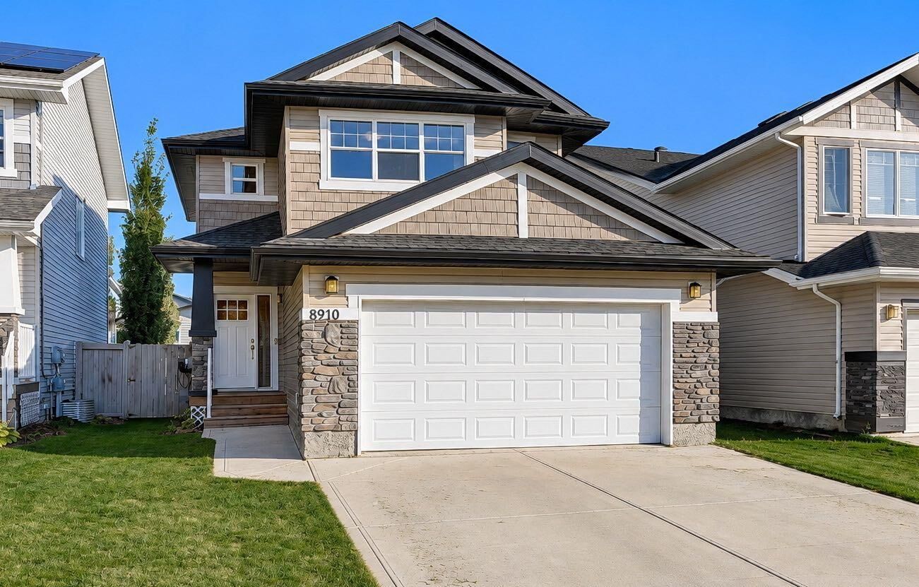 Property Photo:  8910 94 Avenue  AB T8X 0M3 