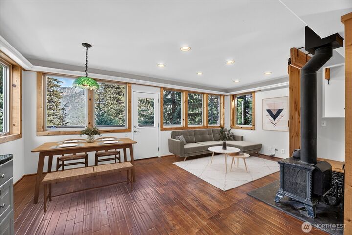 Property Photo:  921  Snoqualmie Drive  WA 98068 