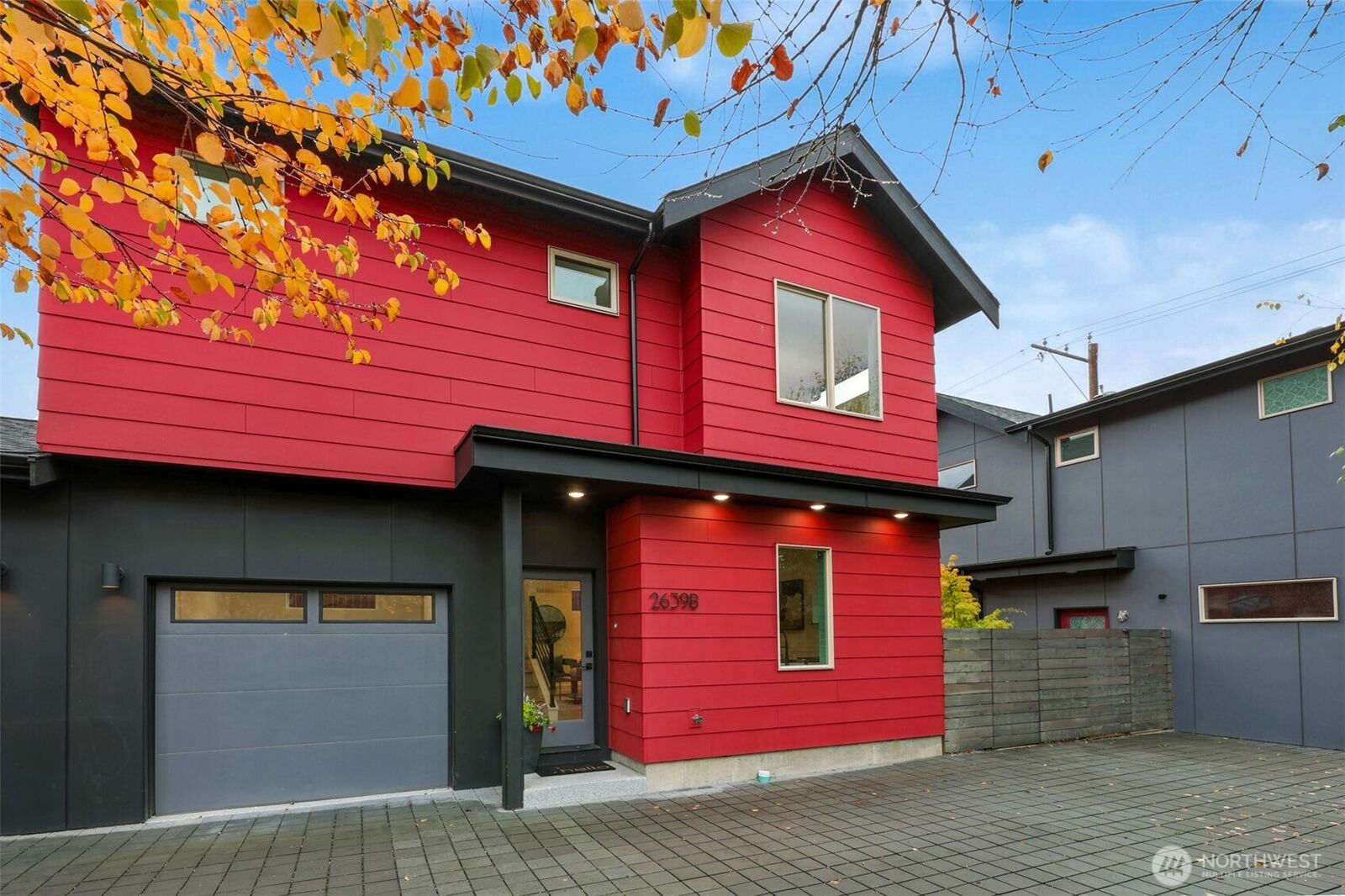 Property Photo:  2639  41st Avenue SW B  WA 98116 