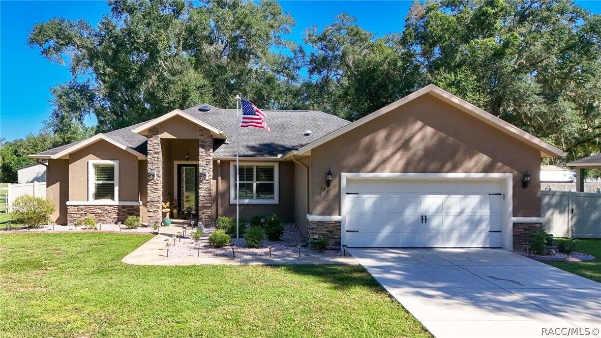 Property Photo: 197 N Independence Highway FL 34453