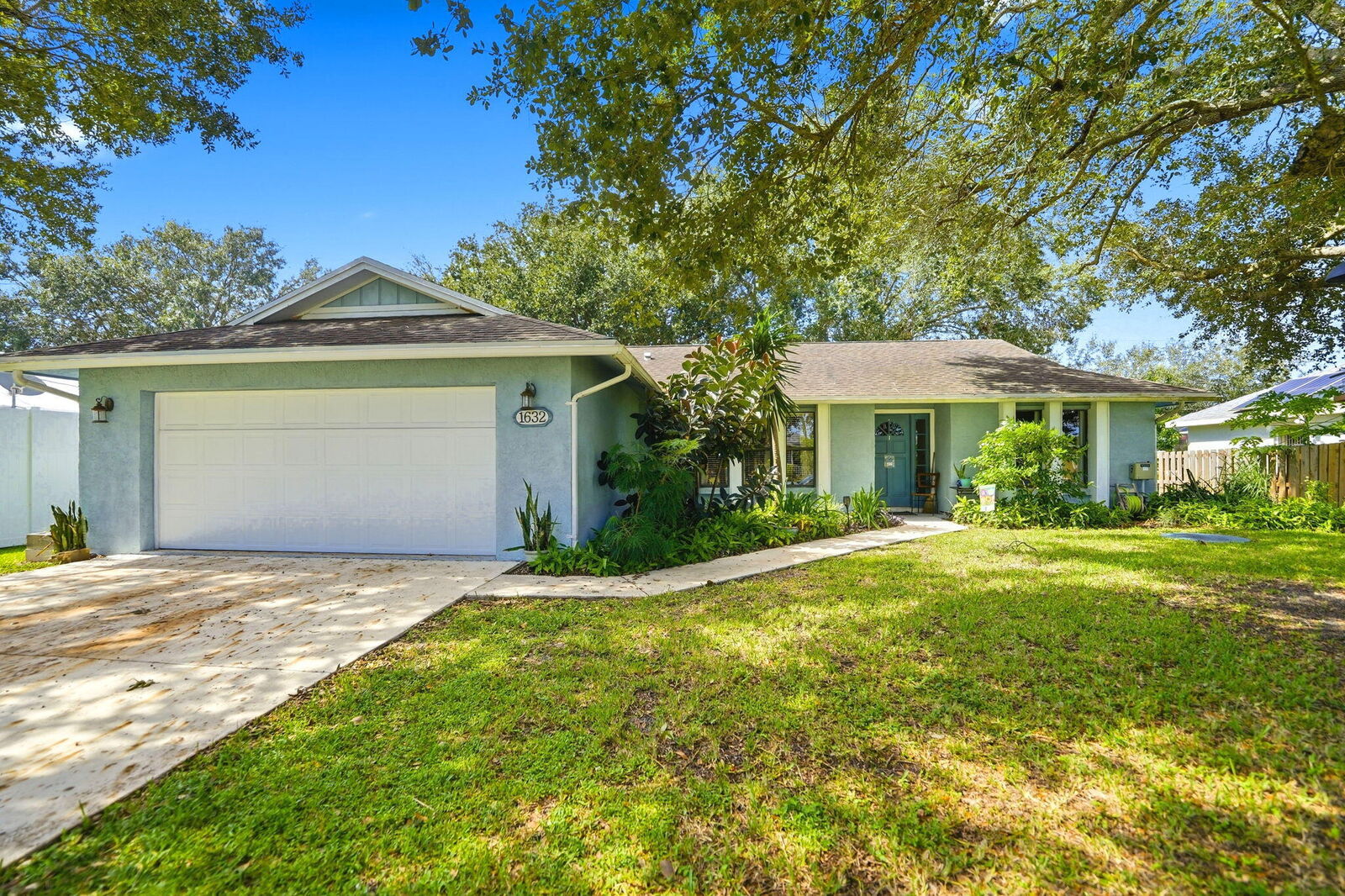 Property Photo: 1632 SW Sylvester Lane FL 34984
