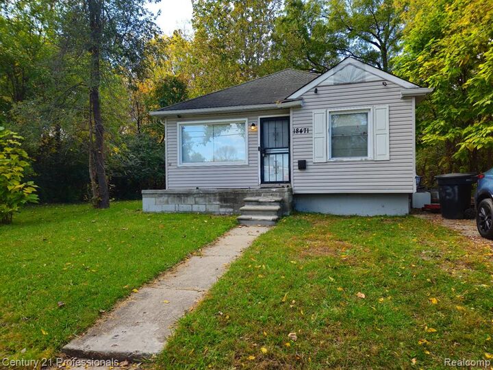 Property Photo:  18471 Trinity Street  MI 48219 