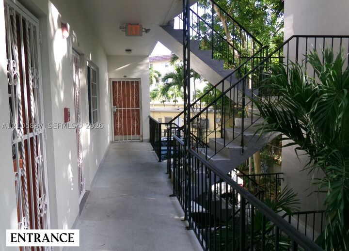 Property Photo: 435 NE 121st St 206 FL 33161