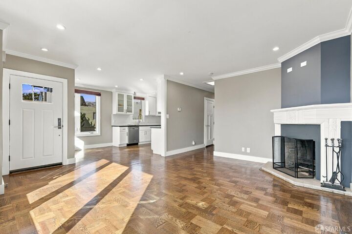 Property Photo:  2300 45th Avenue  CA 94116 
