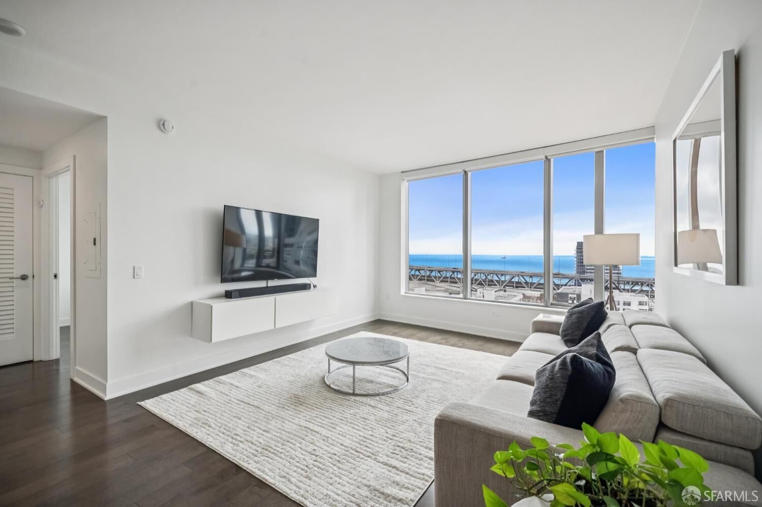 Property Photo:  201 Folsom Street 21F  CA 94105 