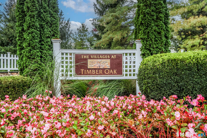 Property Photo:  7 Lawrence Avenue 7  CT 06810 
