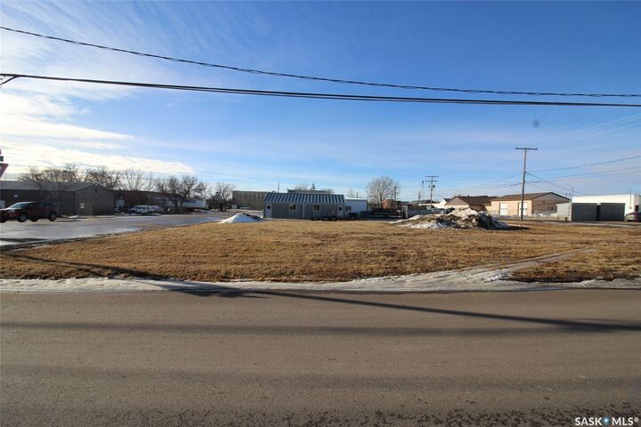 Property Photo:  185 2nd Avenue E  SK S0N 2M0 