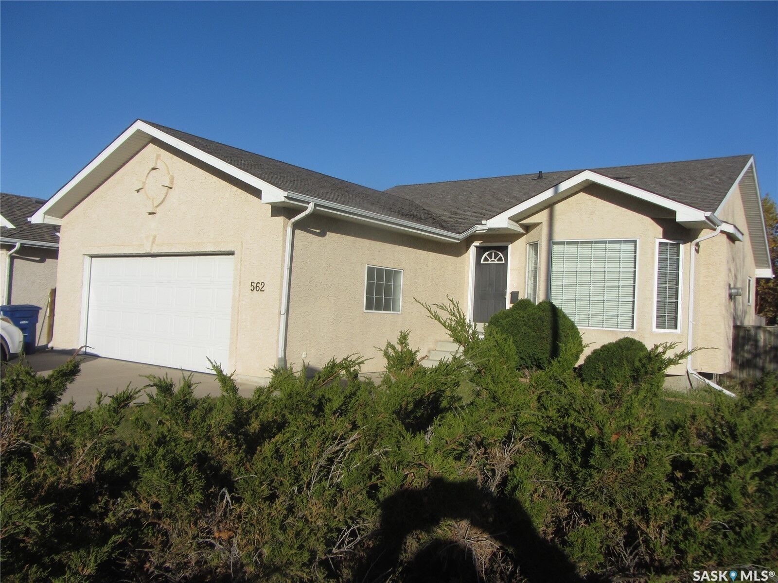 Property Photo:  562 Blackburn Crescent  SK S7V 1E8 