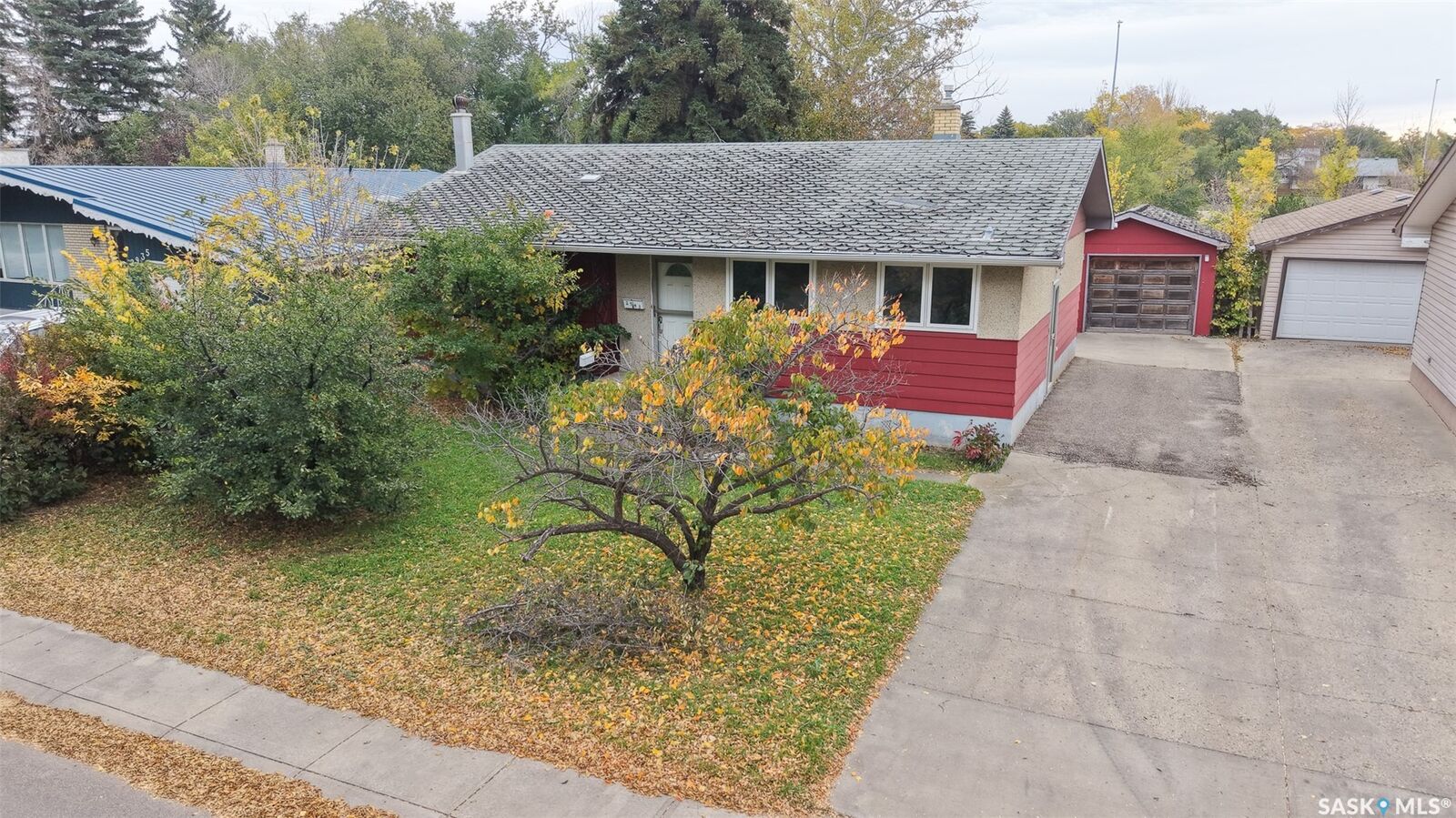 Property Photo:  2943 Lacon Street  SK S4N 2A9 