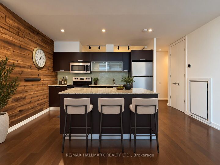 Property Photo:  10 Morrison Street 807  ON M5V 2T8 