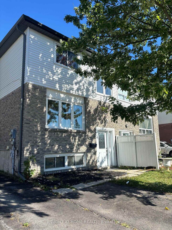 Property Photo:  23 Carlton Road  ON L4M 5K8 