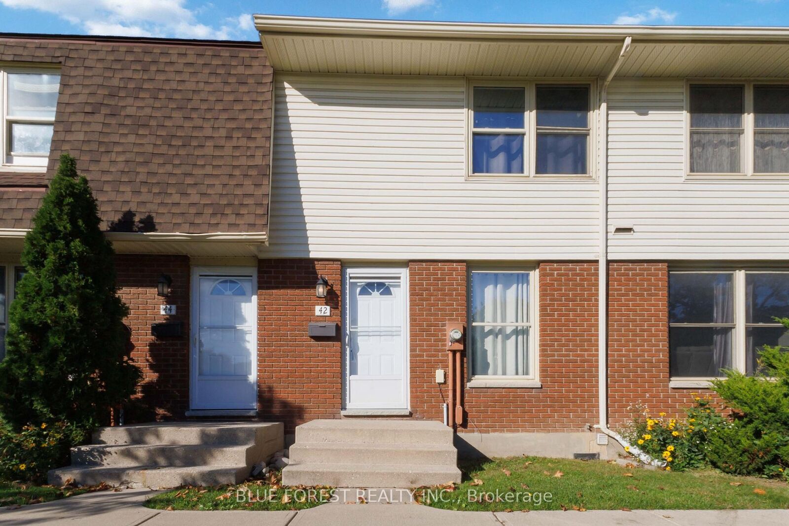 Property Photo:  51 Sholto Drive 42  ON N6E 2H9 