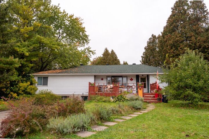 Property Photo:  60 Maple Street  ON K0C 1M0 