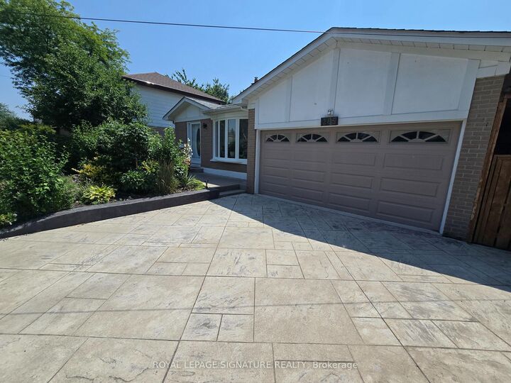 Property Photo:  285 Fiona Terrace Bsmt  ON L5A 3E5 