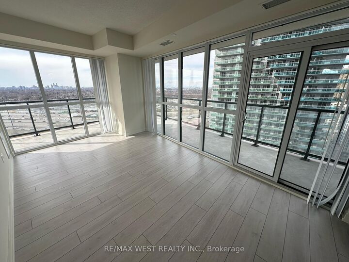 Property Photo:  38 Annie Craig Drive 2511  ON M8V 0G9 