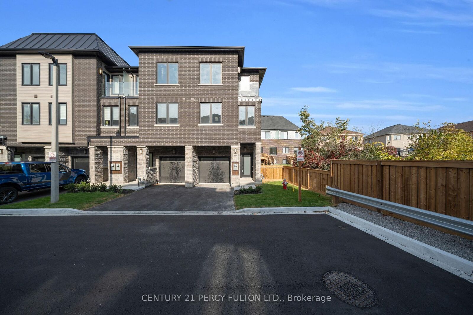 Property Photo:  6635 Clock Court 6  ON L5W 1N2 