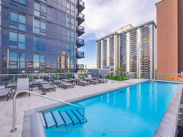 Property Photo:  101 Erskine Avenue 420  ON M4P 0C5 