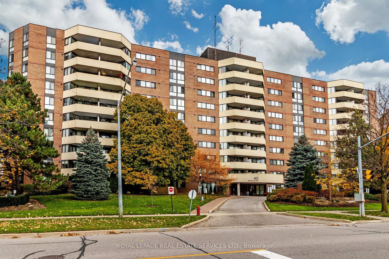 Property Photo:  40 Baif Boulevard 313  ON L4C 5M9 