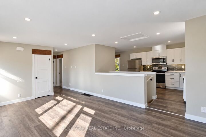 Property Photo:  134 Oakside Street  ON N5Y 1E7 