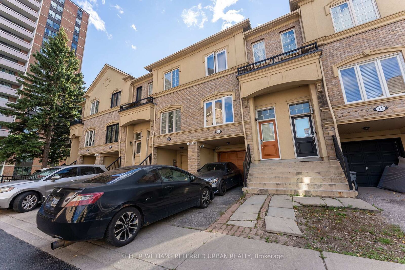 Property Photo:  1250 St. Martins Drive W 12  ON L1W 0A2 