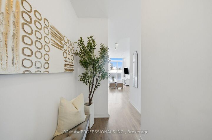 Property Photo:  49 East Liberty Street Ph08  ON M6K 0B2 