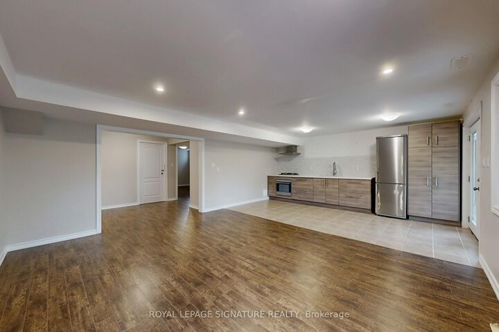 Property Photo:  35 Grange Drive Lower  ON L4E 4T1 