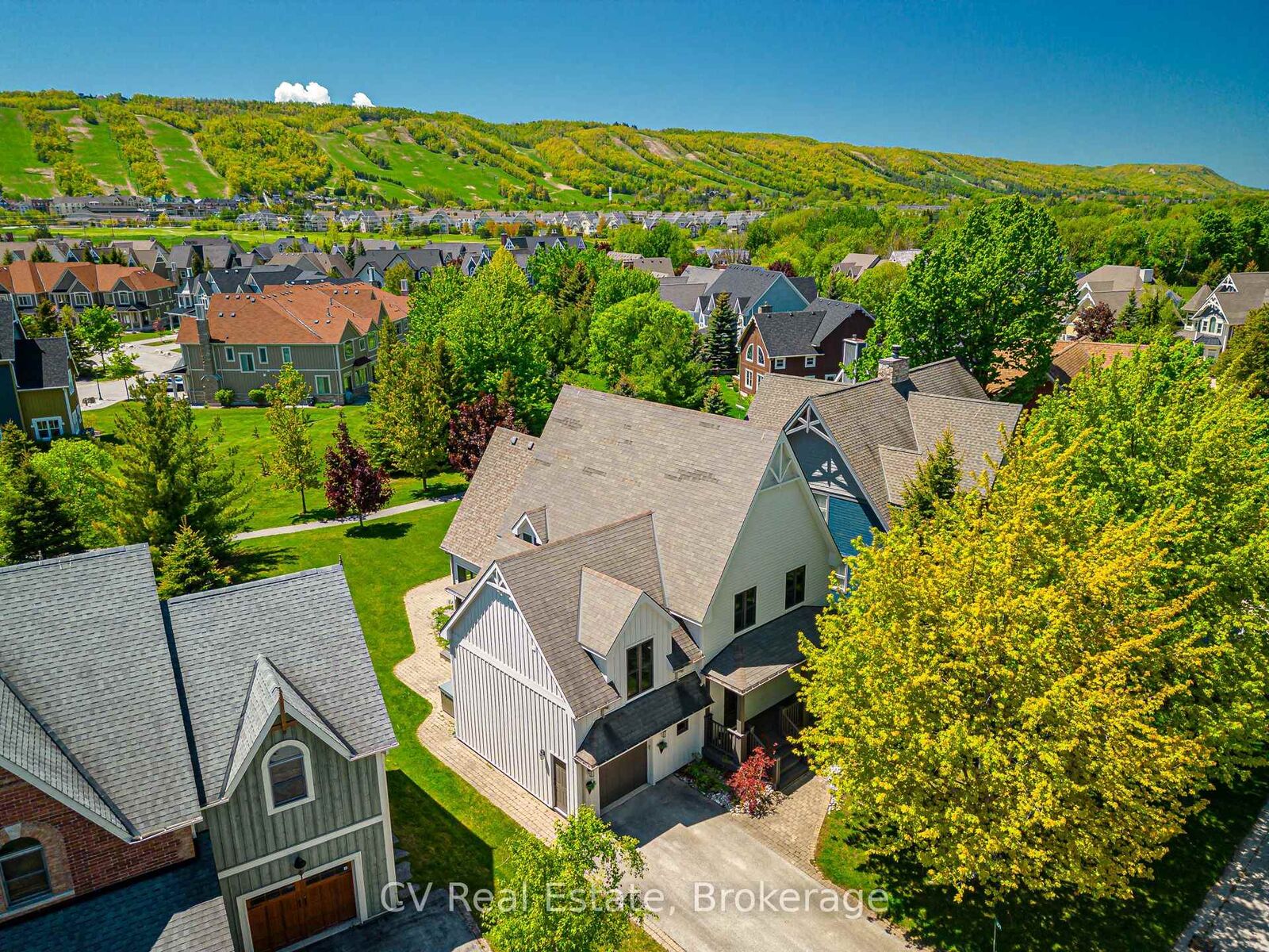 Property Photo:  159 Snowbridge Way  ON L9Y 0V1 