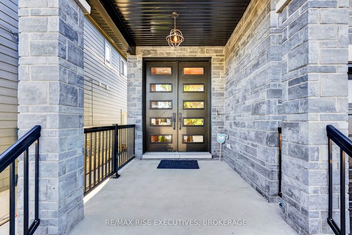 Property Photo:  14 Park Crescent  ON K7N 0C2 