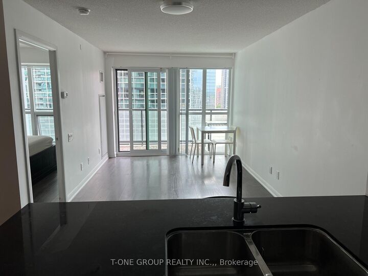 Property Photo:  5162 Yonge St Street 1610  ON M2N 0E9 