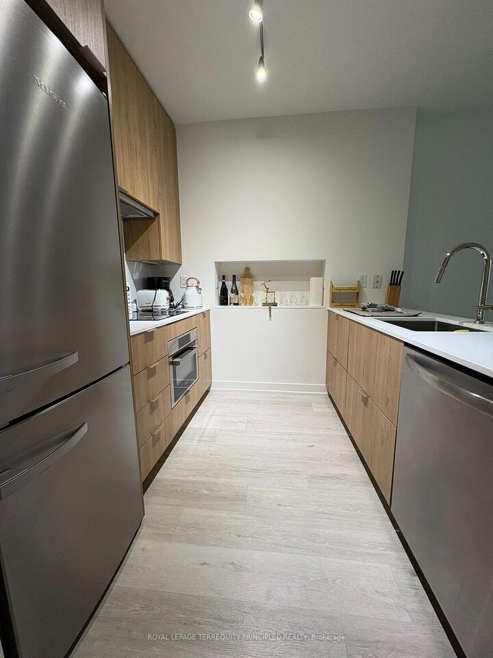 Property Photo:  11 Brunel Court 2602  ON M5V 3Y3 