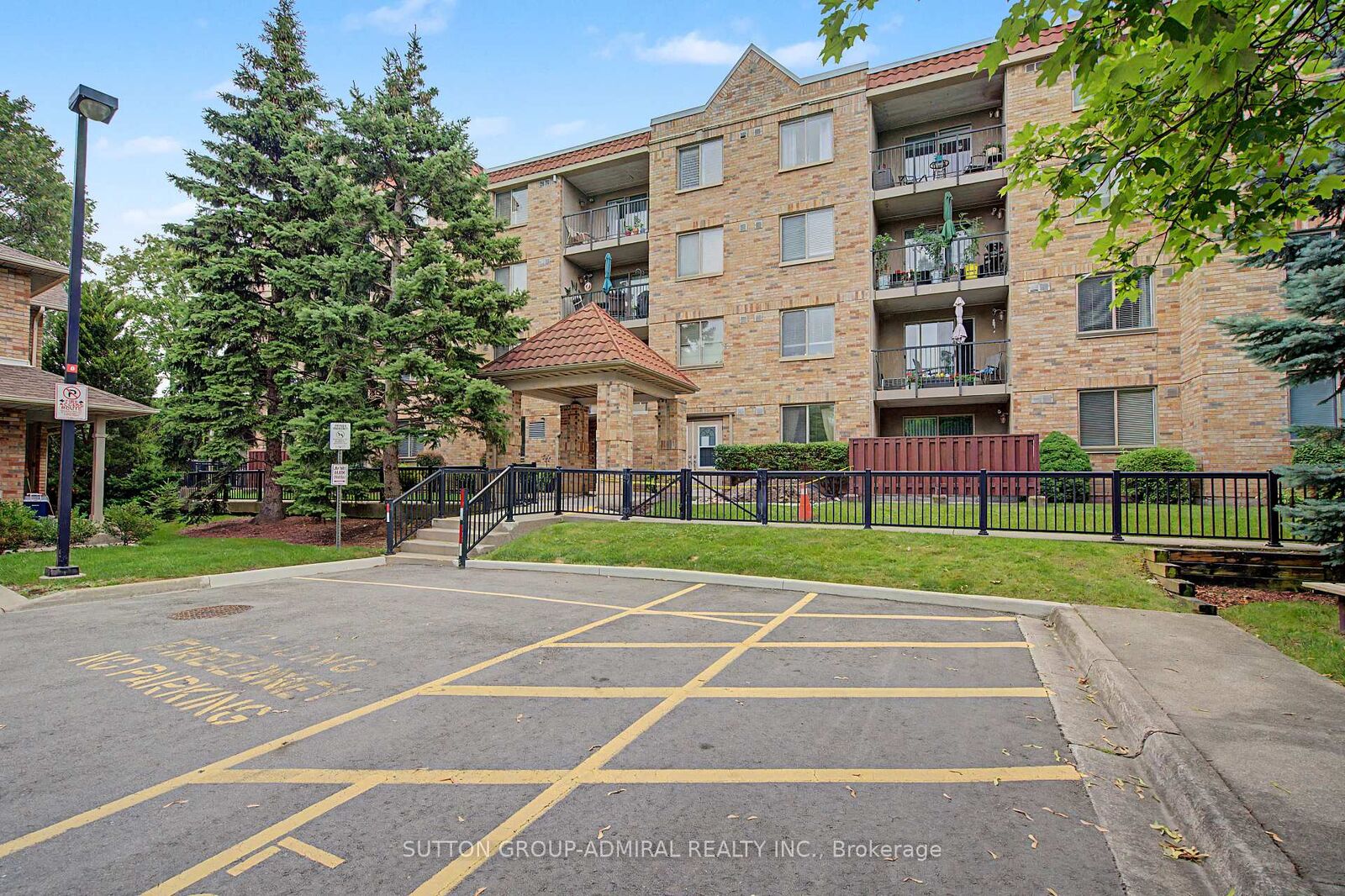 Property Photo:  3499 Upper Middle Road 311  ON L7M 4M7 