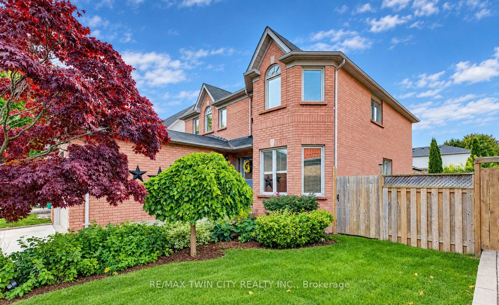 Property Photo:  11 Peregrine Crescent  ON N1T 1N9 